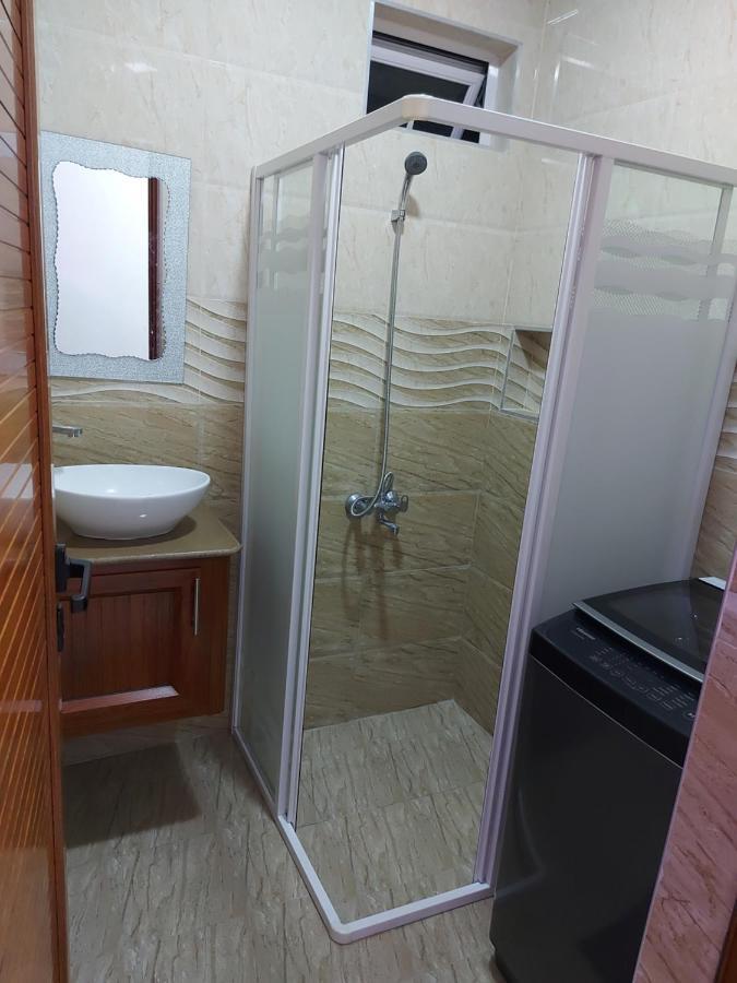 Rs Villas - Three Bedrooms Share Apartment With Private Room And Free Wifi And 100Mts To The Beach And Ac And 100Mts To Bus Stop And Pool Flic-en-Flacq Exteriér fotografie